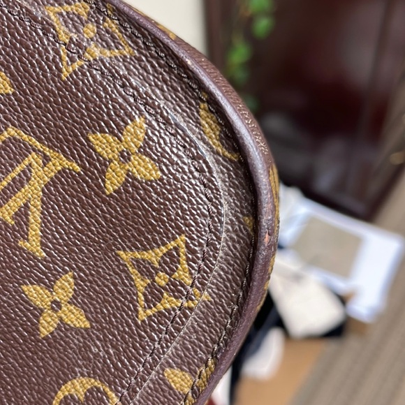 Louis Vuitton St Cloud - Picture 9 of 16
